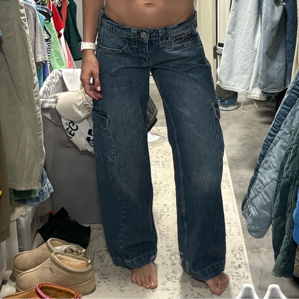 Urban Outfitters BDG Kayla Low-Rise Baggy Cargo Jeans - Picture 4 of 9